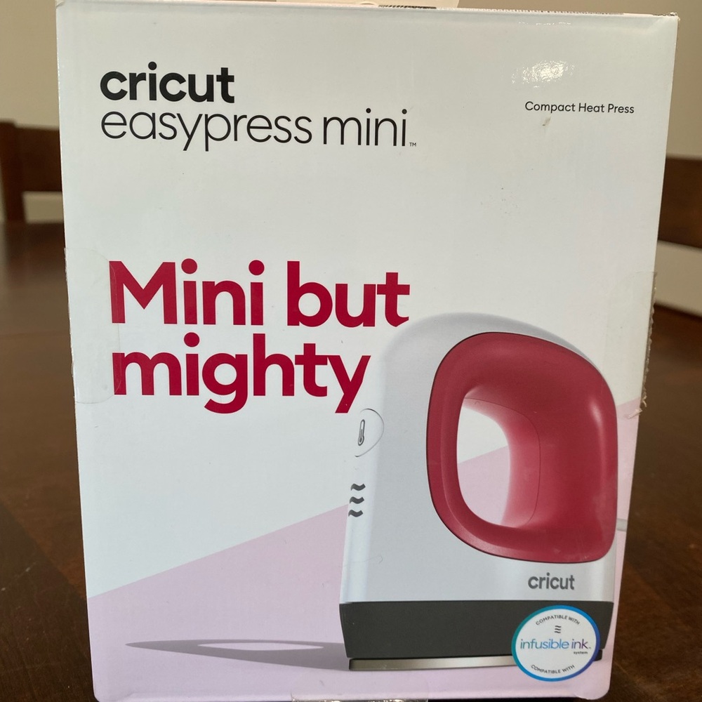 Cricut EasyPress Mini in White and Red